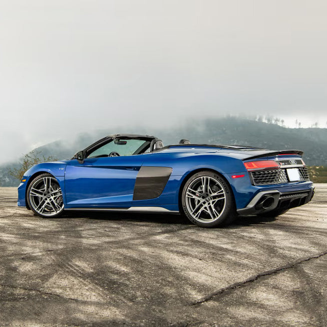 Audi R8 Coupe Side View