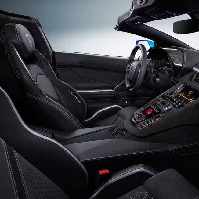 Lamborghini Aventador Roadster Luxury Interior