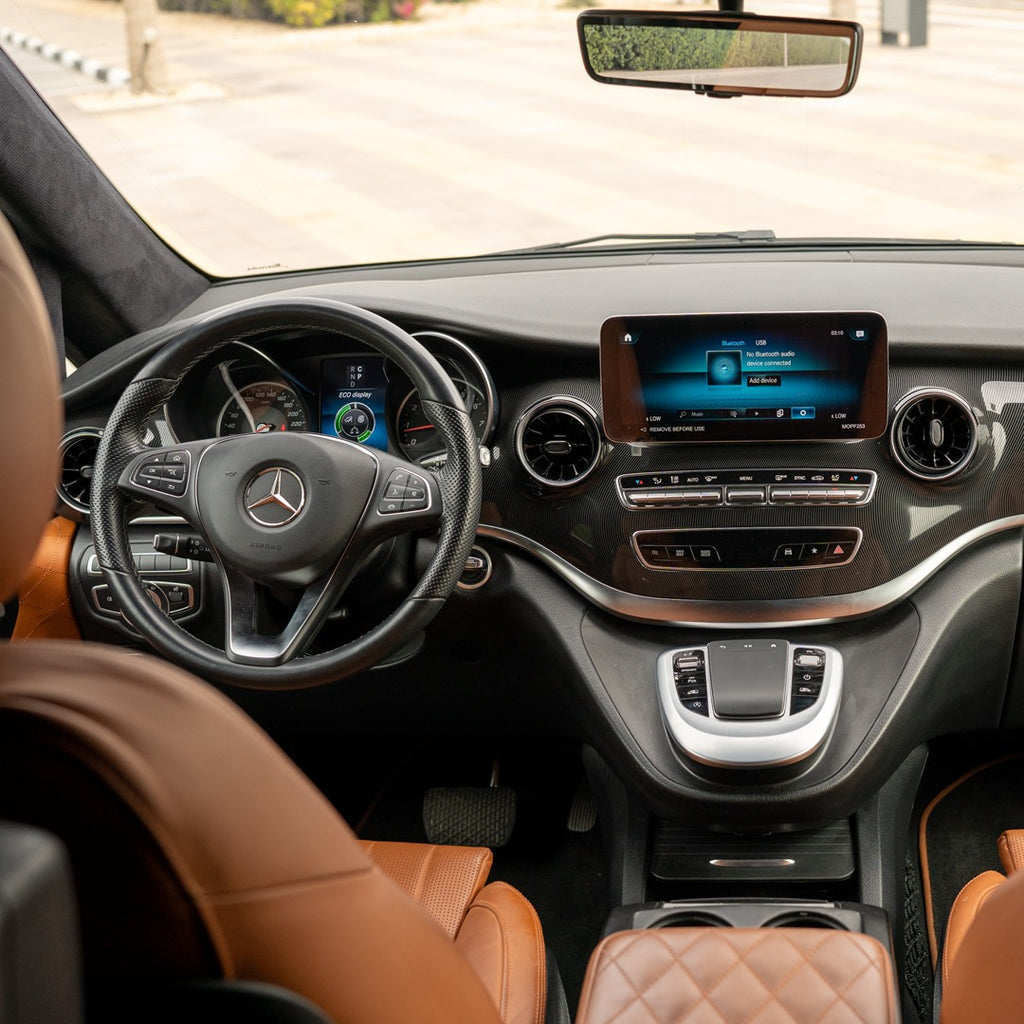 Mercedes Maybach Luxury Interior Dashboard