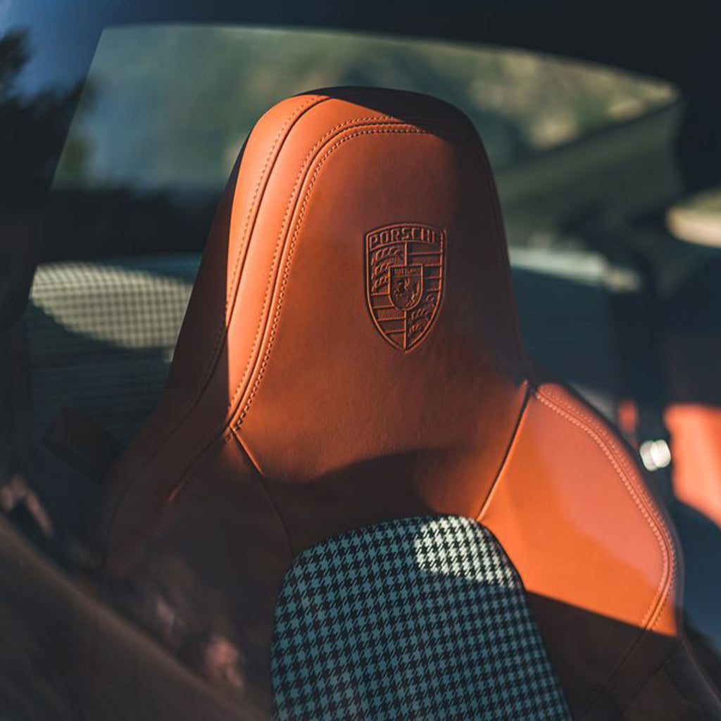 Porsche 911 Turbo S Seat