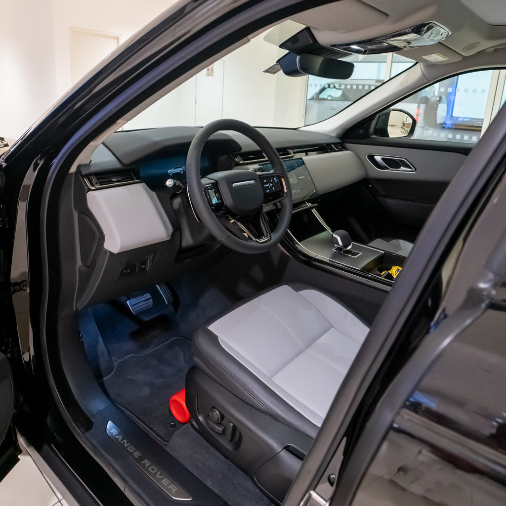 Range Rover Velar SUV Stearing