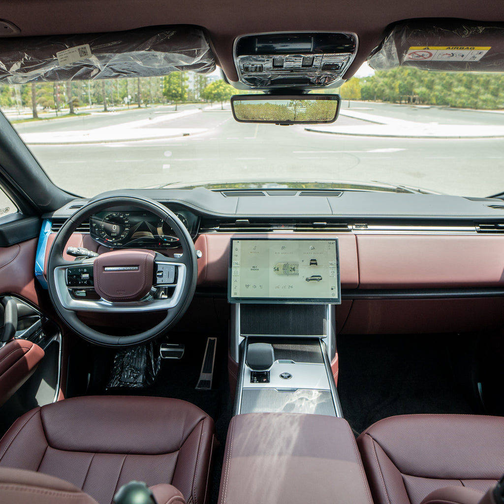Range Rover Vogue SUV Dashboard