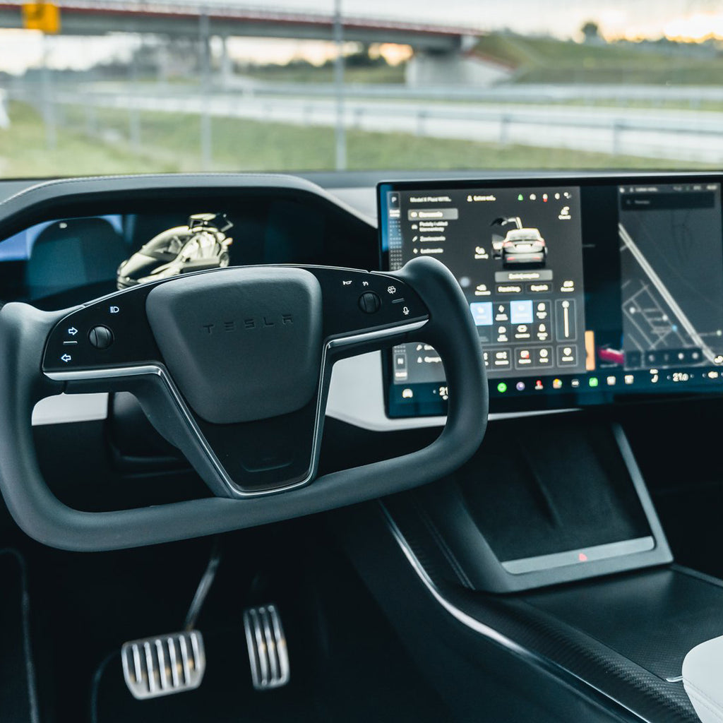 Tesla Model X Plaid Stearing